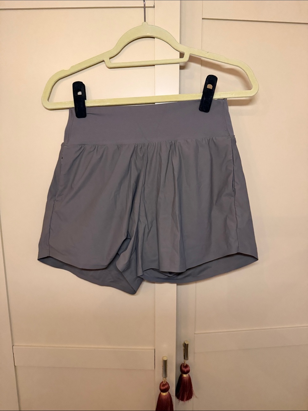Uniqlo Women's Light Gray Athletic High-Waist Shorts